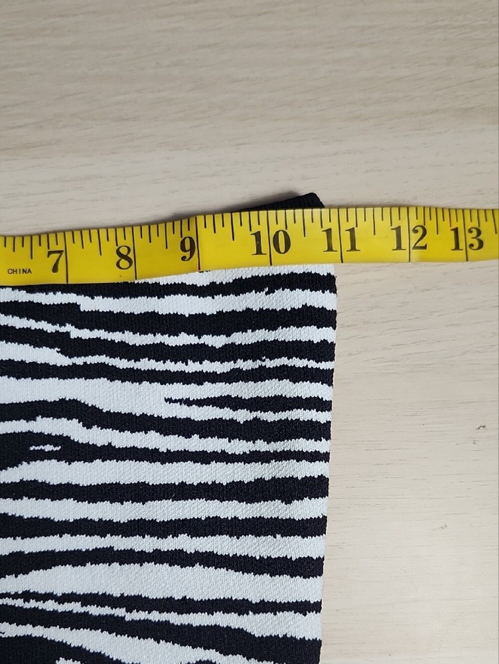 ARITZIA BABATON Zebra knit crop tube top - Picture 8 of 10